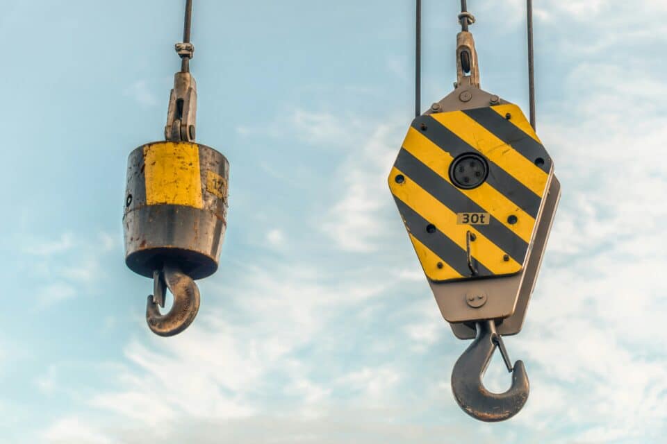 What permissions and safety measures are needed for roadside lifts?